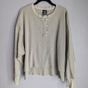 Nike thermal crop top. Women's large lalong sleeve thermal.